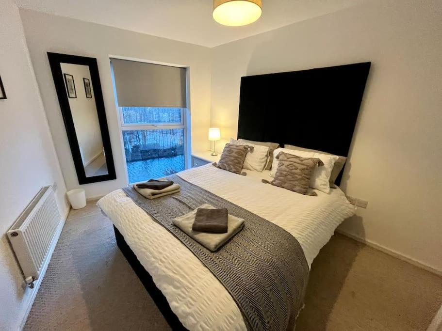 Etihad Fc 2Br Apartment With Water View Manchester Exterior foto